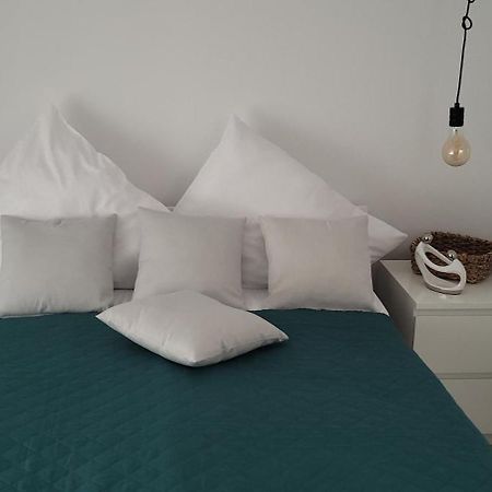Apartamenty Pod Uwalonym Debem Jezow Sudecki Экстерьер фото