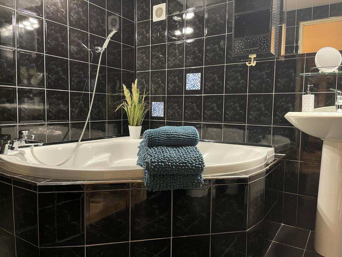 Apartamenty Pod Uwalonym Debem Jezow Sudecki Экстерьер фото
