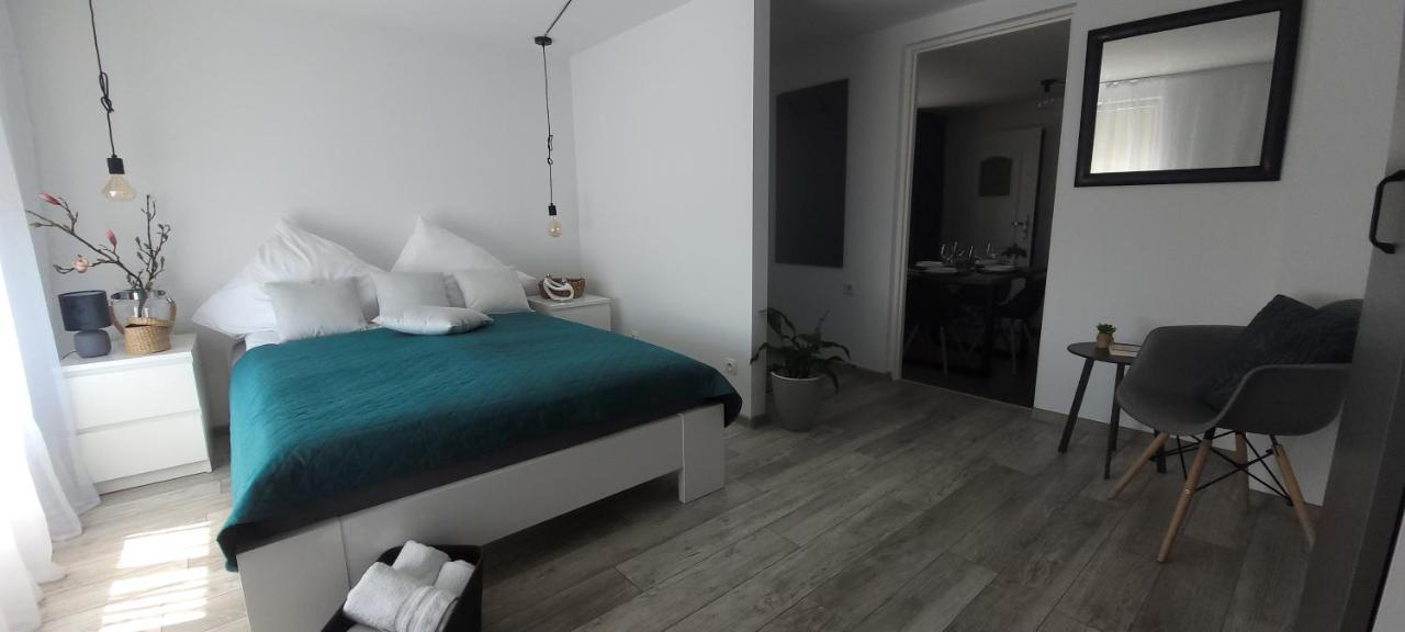 Apartamenty Pod Uwalonym Debem Jezow Sudecki Экстерьер фото